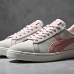 découvrez les baskets autry 01 low en cuir suédé blanc et rose, alliant confort optimal et style intemporel. parfaites pour compléter vos tenues, elles vous assurent une allure tendance tout en offrant un confort inégalé au quotidien.